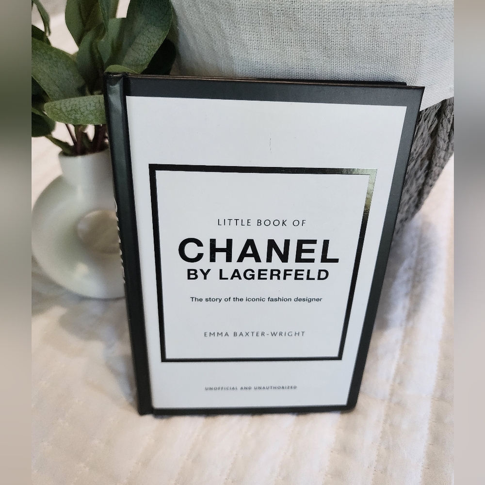 Chanel Book Story of Iconic Fashion Designer Emma Baxter-Wright NEW